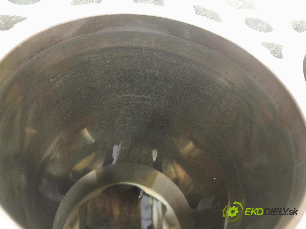 Bmw M4 2022 Blok Motor: 8047265