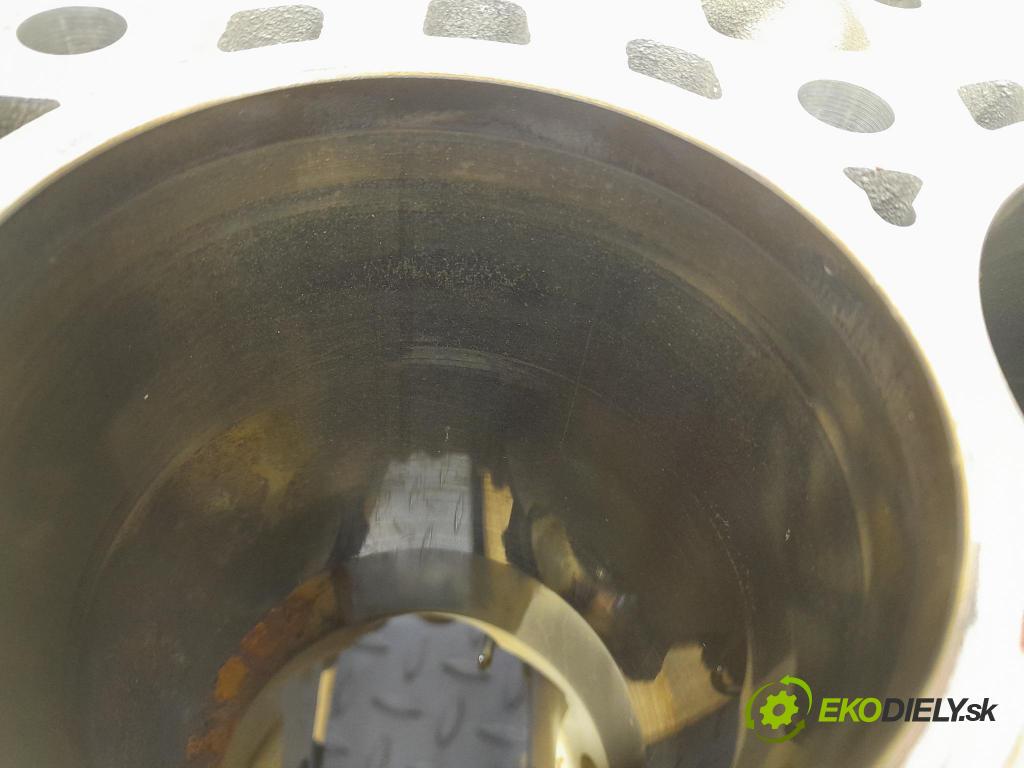 Bmw M4 2022 Blok Motor: 8047265