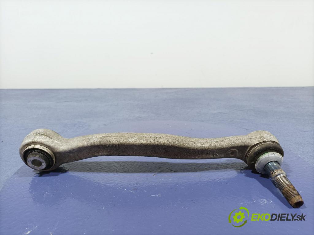 Bmw M4 2022 zad v pravo: 9504612