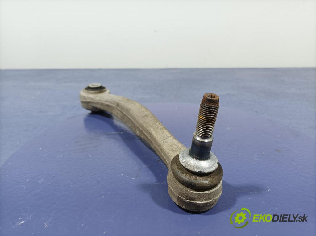 Bmw M4 2022 zad v pravo: 9504612