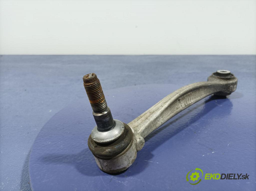 Bmw M4 2022 zad v pravo: 2284777