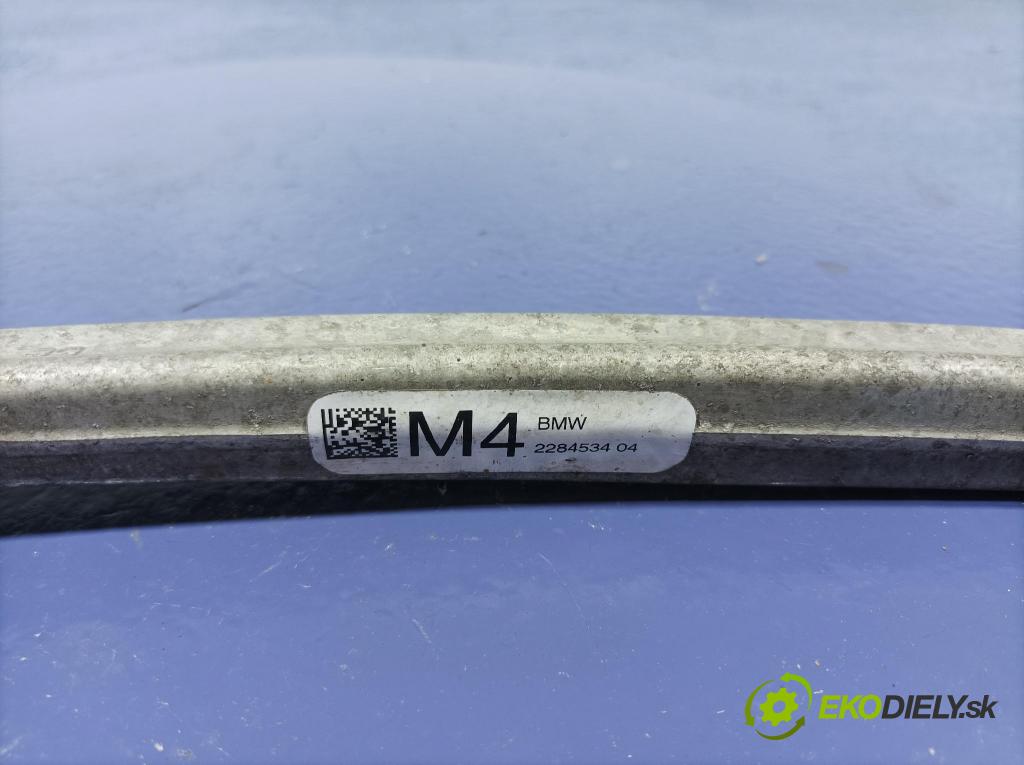 Bmw M4 2022 zad v pravo: 2284534