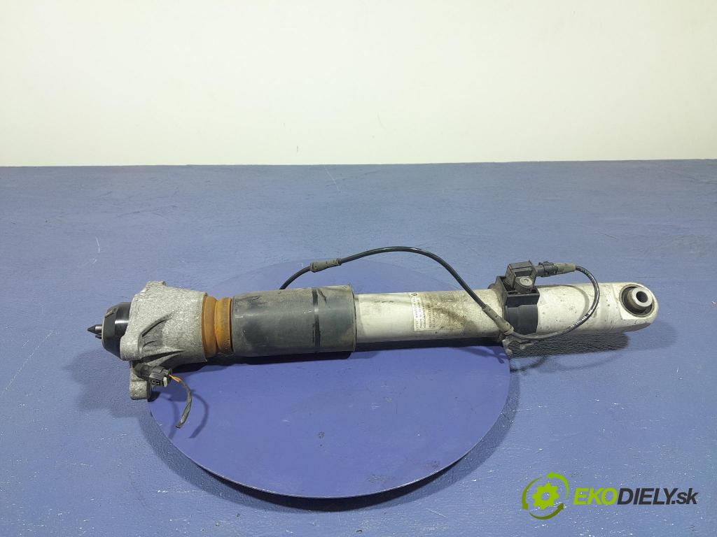 Bmw M4 2022 tlmič zad Vľavo.: 8091379