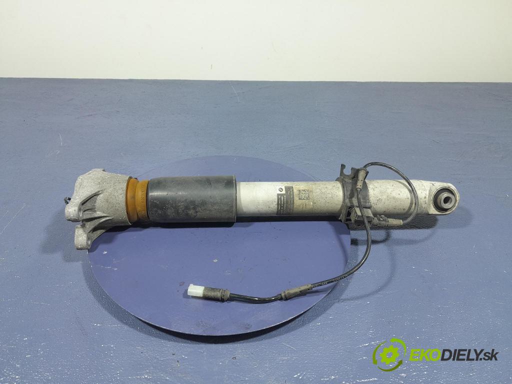 Bmw M4 2022 tlmič zad Správny.: 8091380