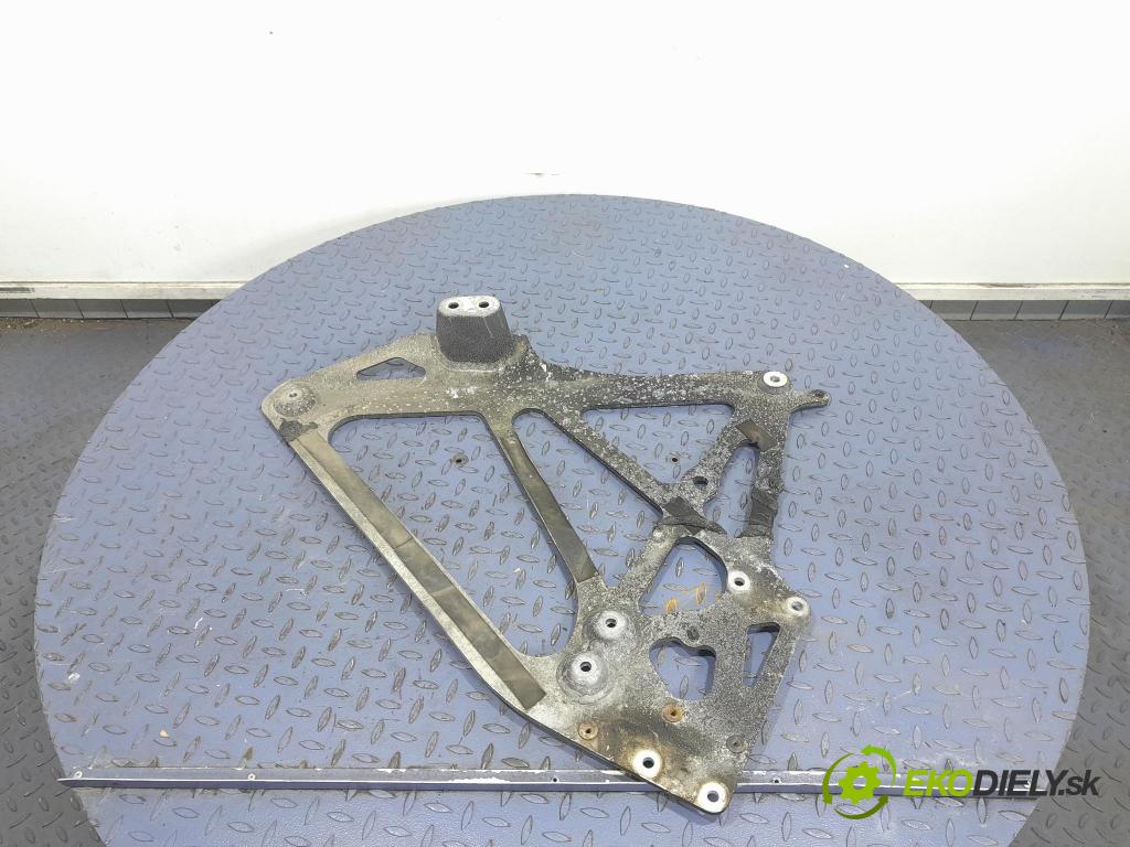 Bmw M4 2022 kryt Plast: podvozek: 9504173