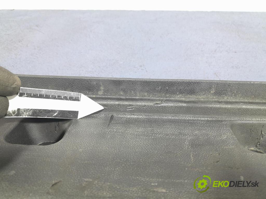 Bmw M4 2022 kryt Plast: Interiéry: 7489831