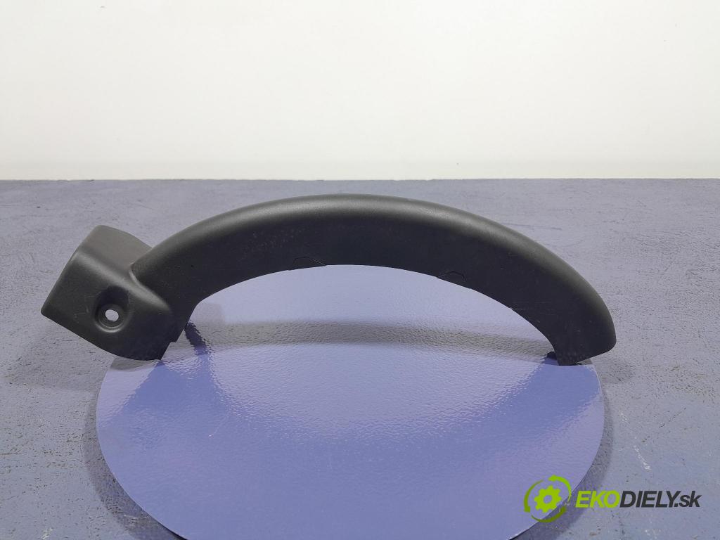 Bmw M4 2022 kryt Plast: Interiéry: 7487631