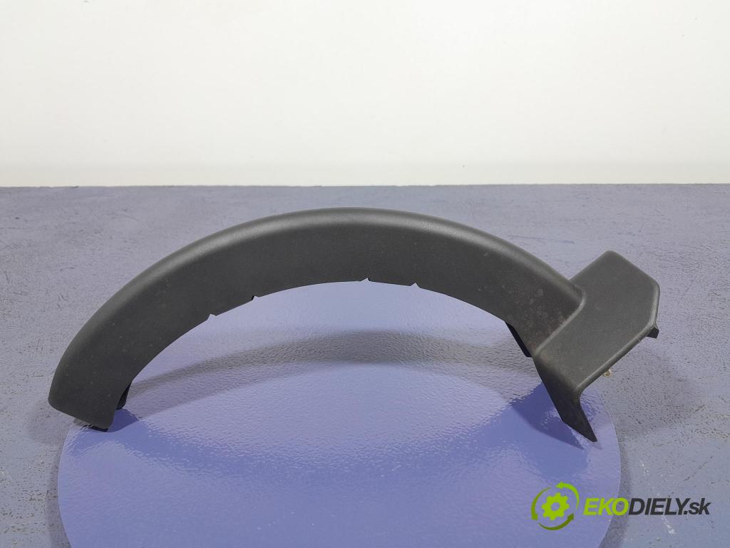 Bmw M4 2022 kryt Plast: Interiéry: 7487631