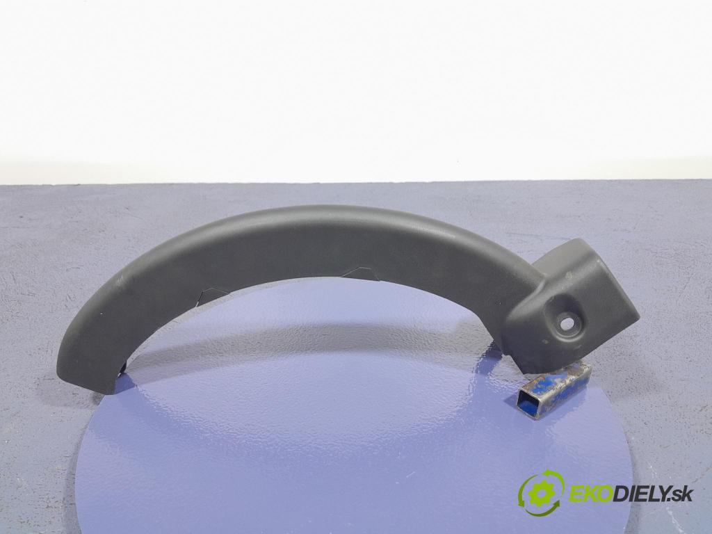 Bmw M4 2022 kryt Plast: Interiéry: 7487632