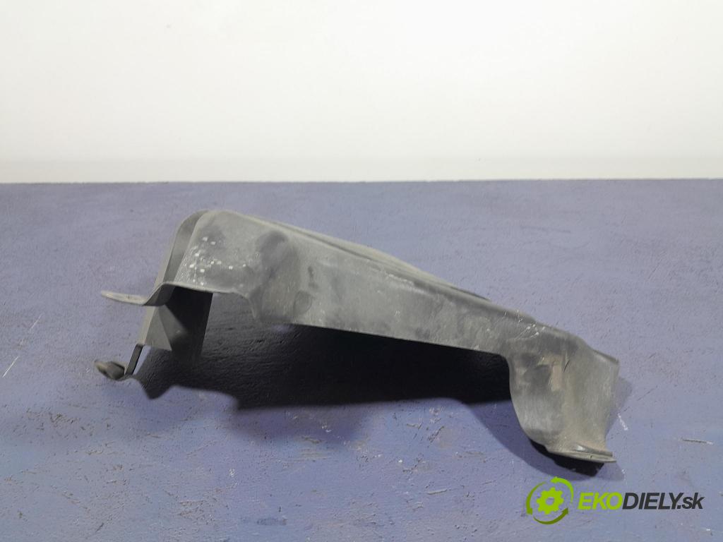 Bmw M4 2022 kryt Plast: podvozek: 9477342