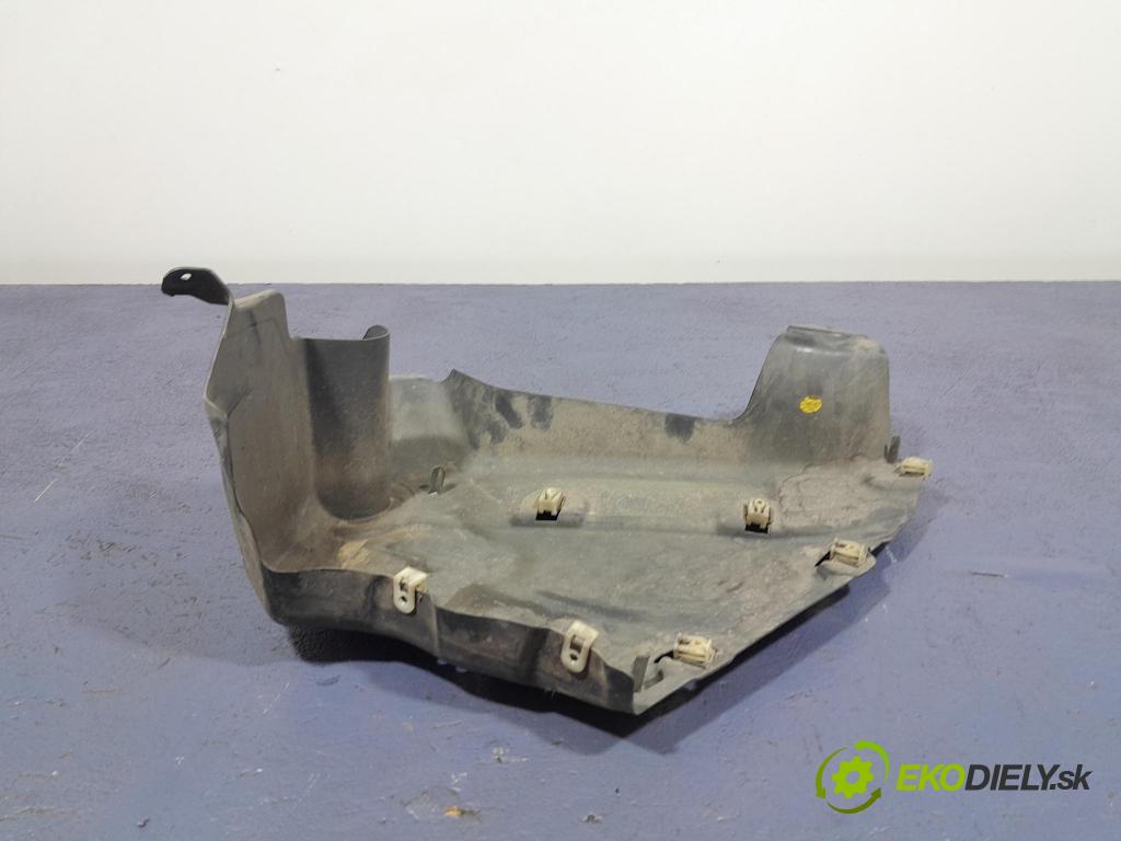 Bmw M4 2022 kryt Plast: podvozek: 9477342