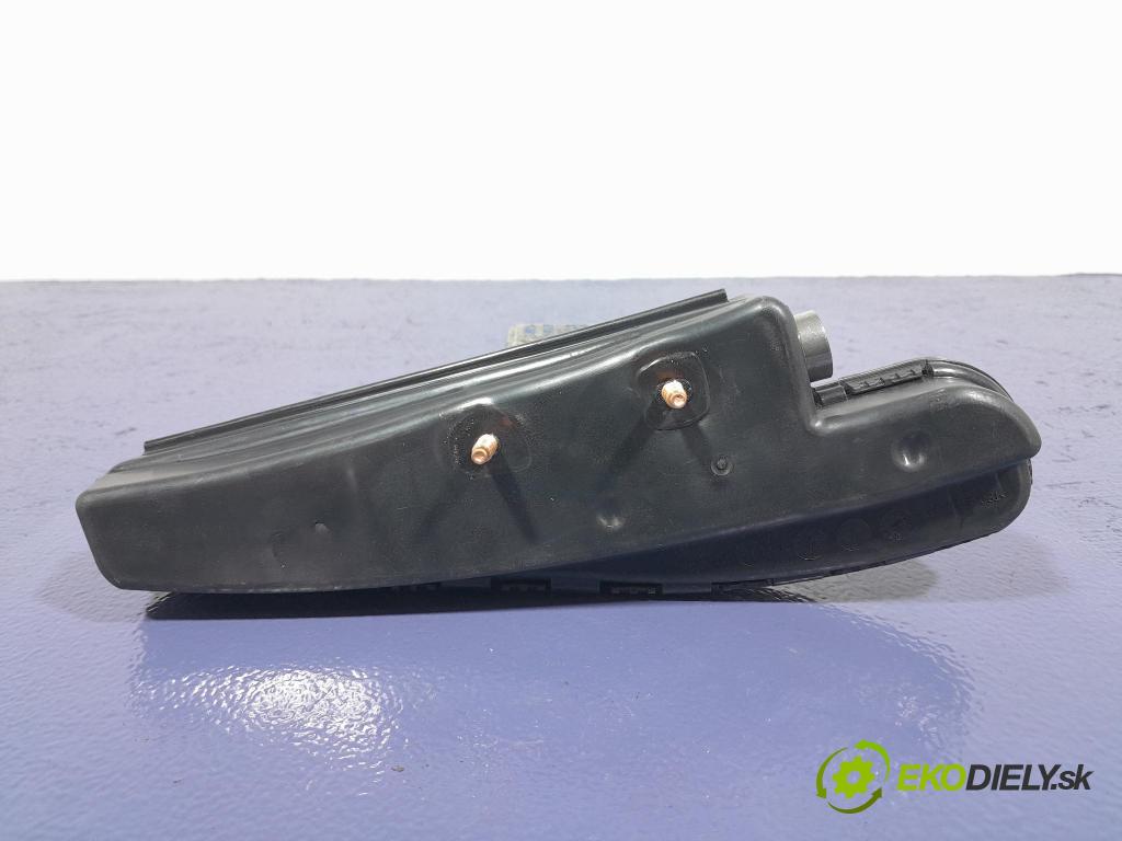 Mercedes E-klasa 2020 Airbag: Sedadlo: x A2138607600