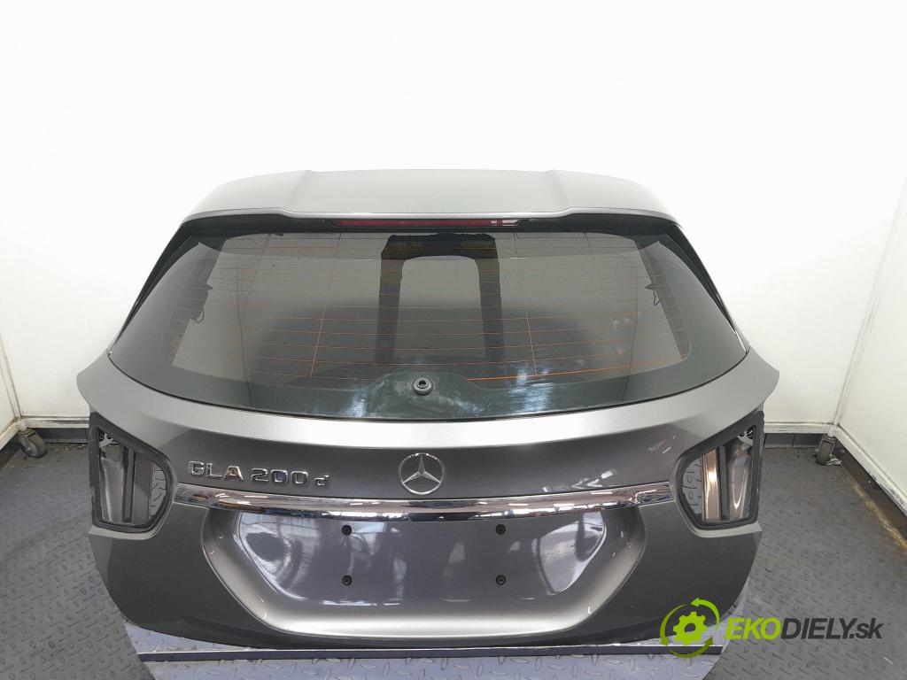Mercedes Gla-klasa 2019 zadna dveře kufra: kufra:
