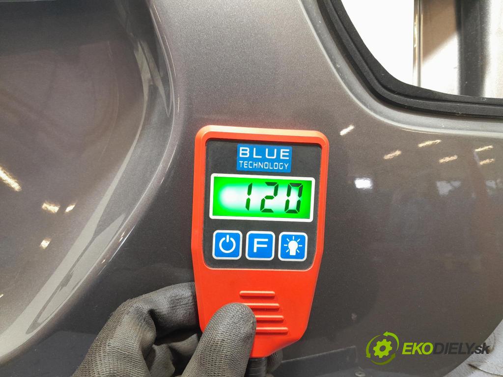 Mercedes Gla-klasa 2019 zadna dveře kufra: kufra: