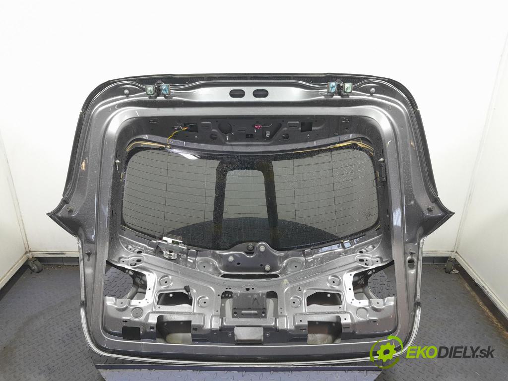 Mercedes Gla-klasa 2019 zadna dveře kufra: kufra: