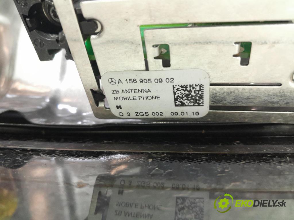 Mercedes Gla-klasa 2019 zadna dveře kufra: kufra: 