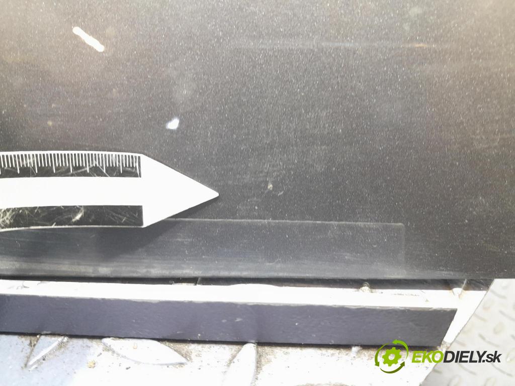 Mercedes Gla-klasa 2019 dvere Predné pravé