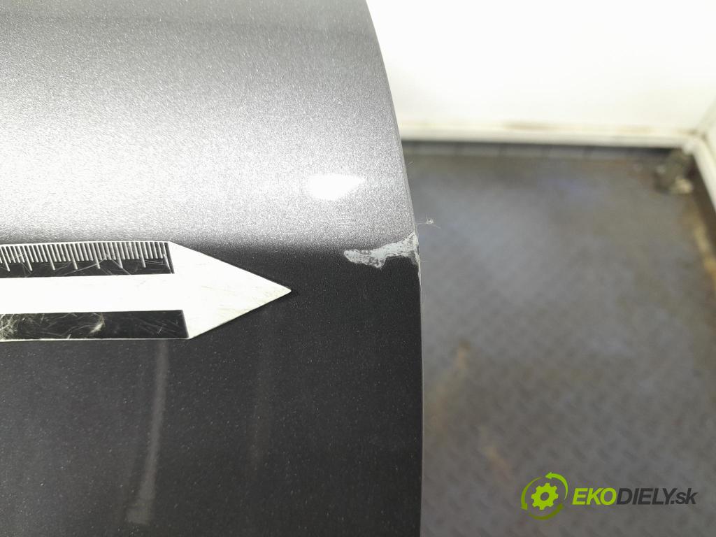 Mercedes Gla-klasa 2019 dvere Predné pravé