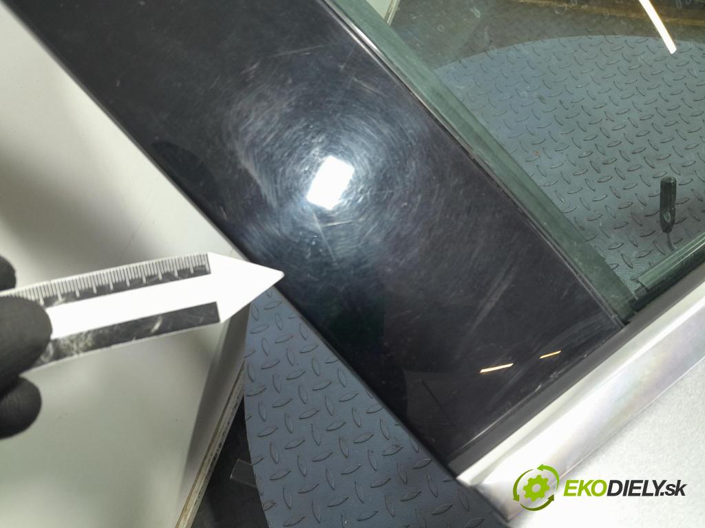 Mercedes Gla-klasa 2019 dvere Predné pravé