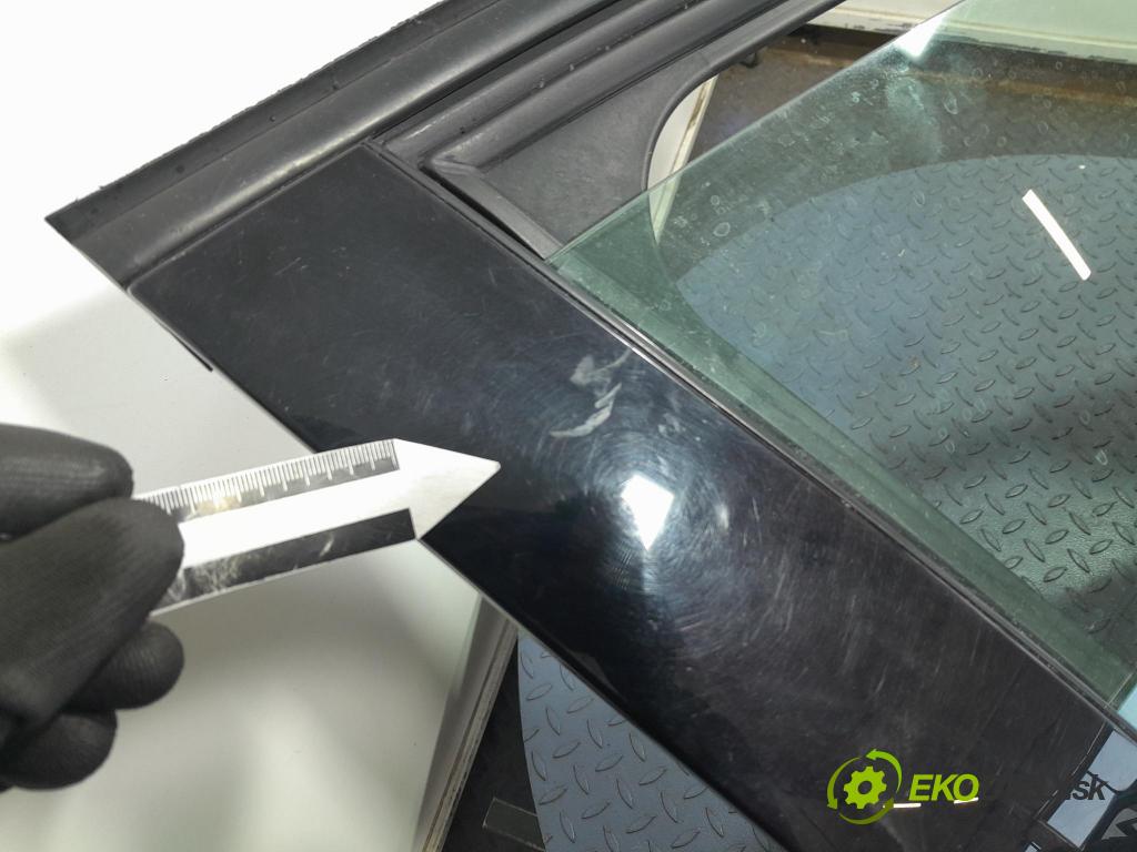 Mercedes Gla-klasa 2019 dvere Predné pravé