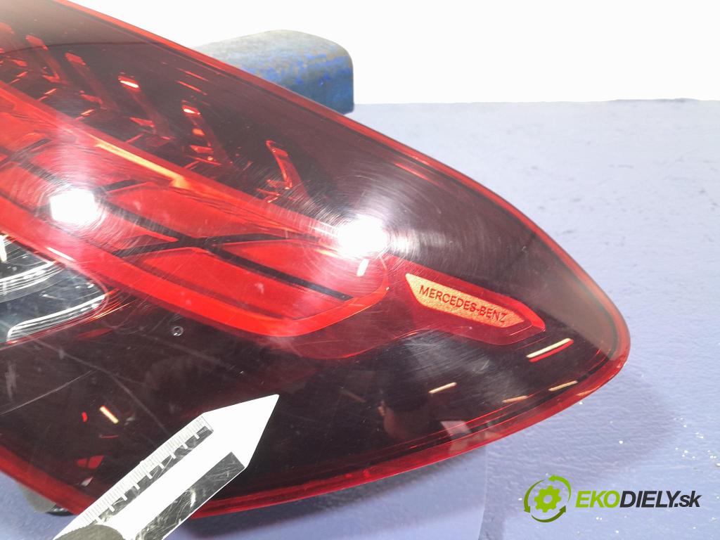 Mercedes E-klasa 2020 svetlo / reflektor zad Prava: Vonkajsia: A2139065209
