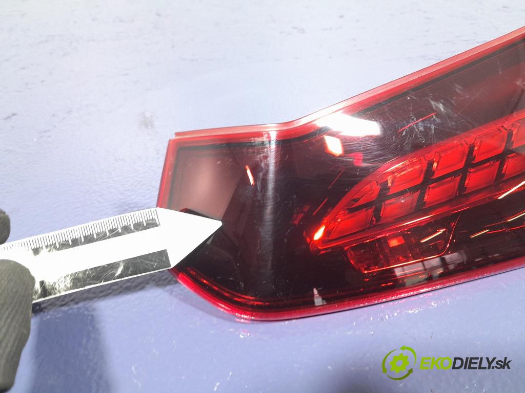 Mercedes E-klasa 2020 svetlo / reflektor zad Prava: Vnútri: A2139068405