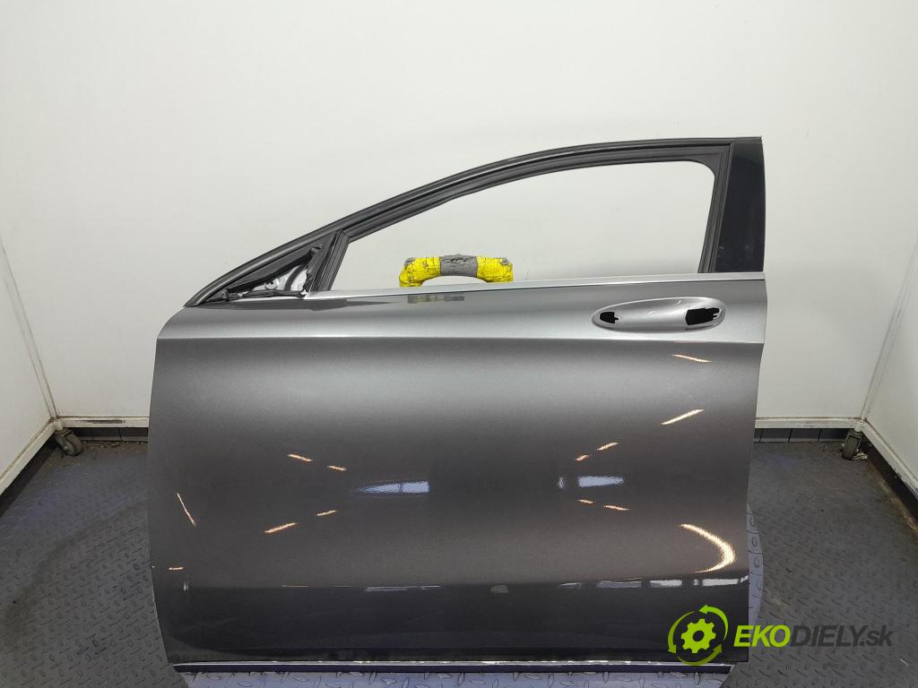 Mercedes Gla-klasa 2019 dvere Predné Vľavo: