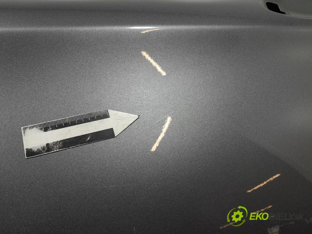 Mercedes Gla-klasa 2019 dvere Predné Vľavo: