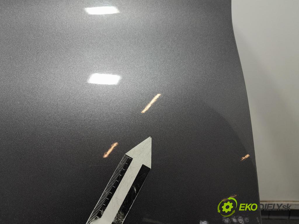 Mercedes Gla-klasa 2019 dvere Predné Vľavo: