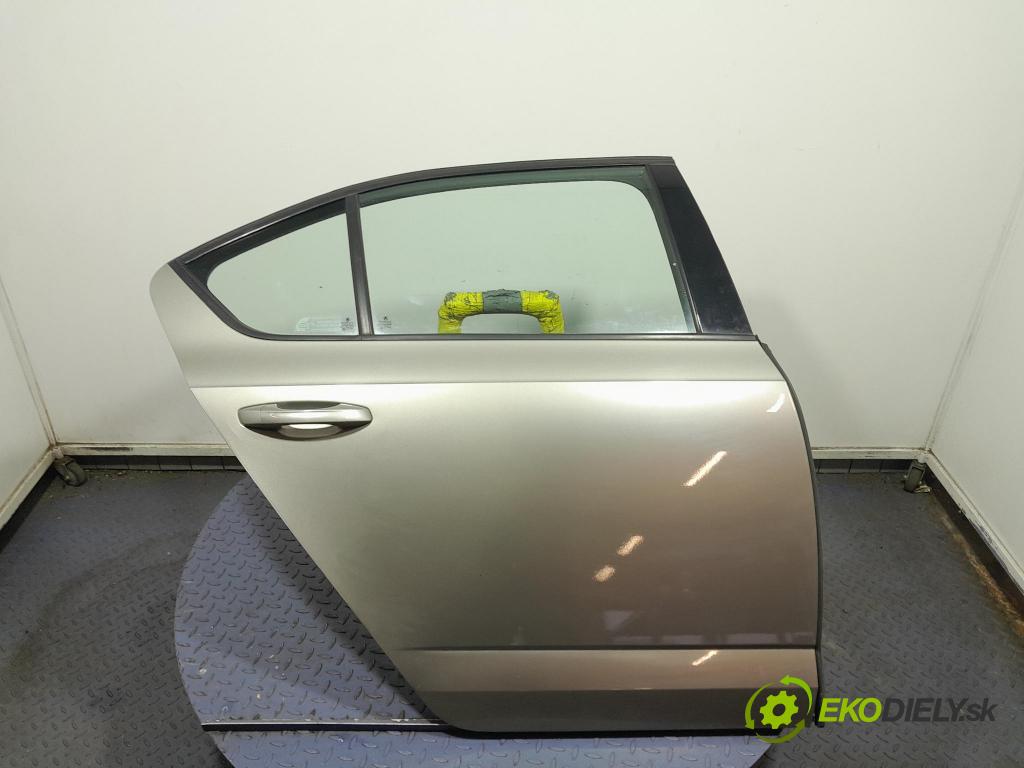 Skoda Octavia 2015 dvere zad pravé