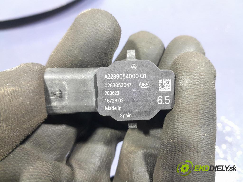 Mercedes E-klasa 2020 snímač / riadiaca jednotka PDC A2239054000
