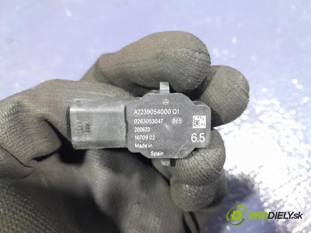 Mercedes E-klasa 2020 snímač / riadiaca jednotka PDC A2239054000