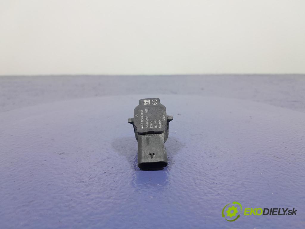 Mercedes E-klasa 2020 snímač / riadiaca jednotka PDC A2239054000
