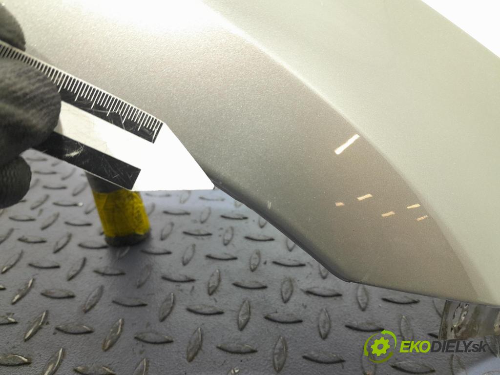 Skoda Octavia 2015 blatník Predné v pravo: