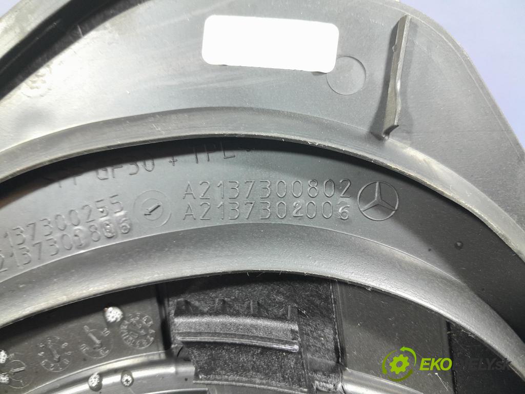 Mercedes E-klasa 2020 sklo dvere zad Prava: A2137300802