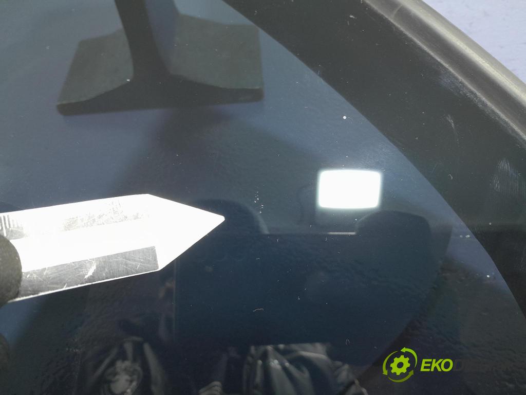 Mercedes E-klasa 2020 sklo dvere zad ľavé A2137300702