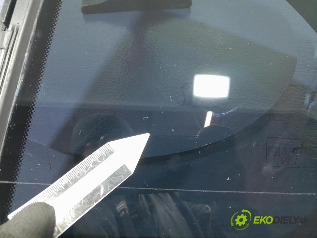 Mercedes E-klasa 2020 sklo dvere zad ľavé A2137300702