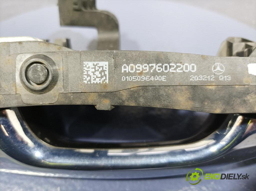 Mercedes E-klasa 2020 rukoväť zad Prava: A0997602200