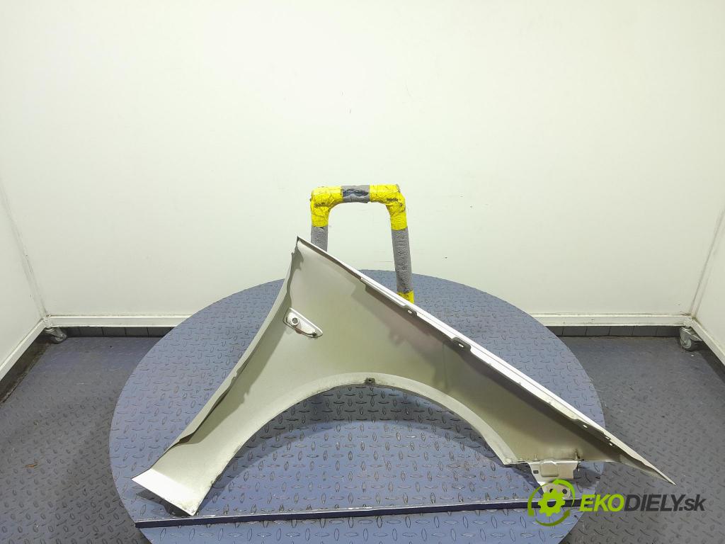 Opel Insignia 2018 blatník Predné Vľavo: