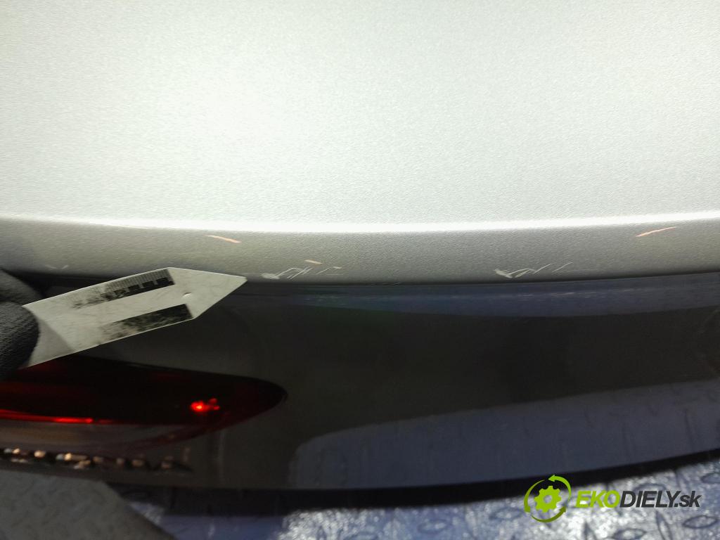 Opel Insignia 2018 zadna dveře kufra: kufra: