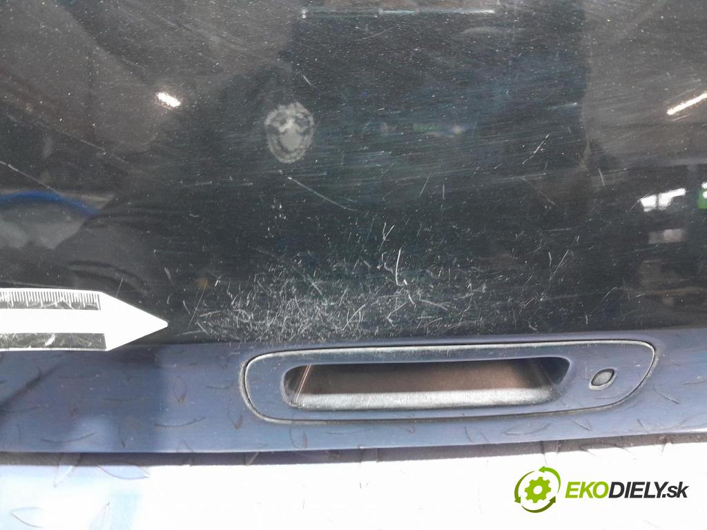 Suzuki Swift 2007 zadna dveře kufra: kufra: