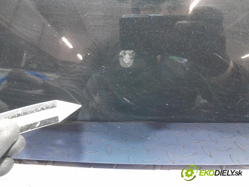 Suzuki Swift 2007 zadna dveře kufra: kufra: