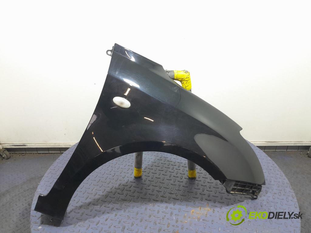 Suzuki Swift 2007 blatník Predné v pravo: