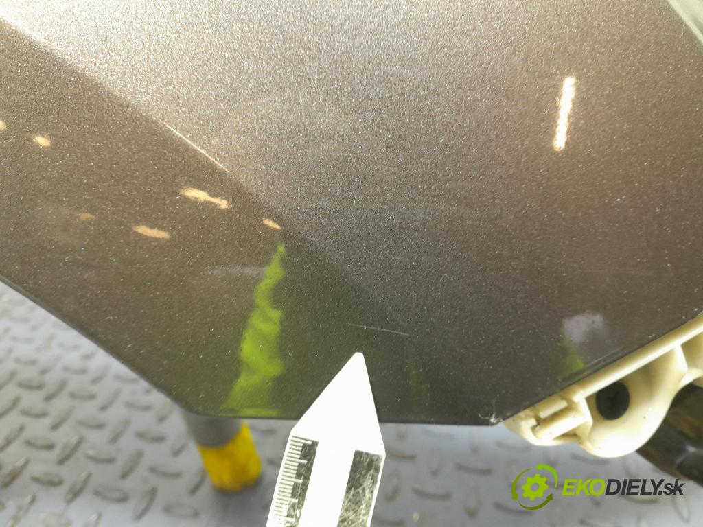 Mitsubishi Outlander 2010 blatník Predné v pravo: