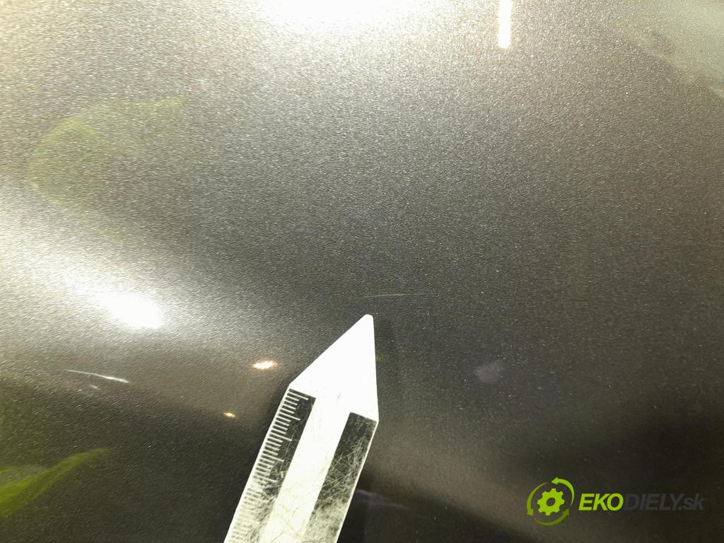 Mitsubishi Outlander 2010 blatník Predné v pravo: