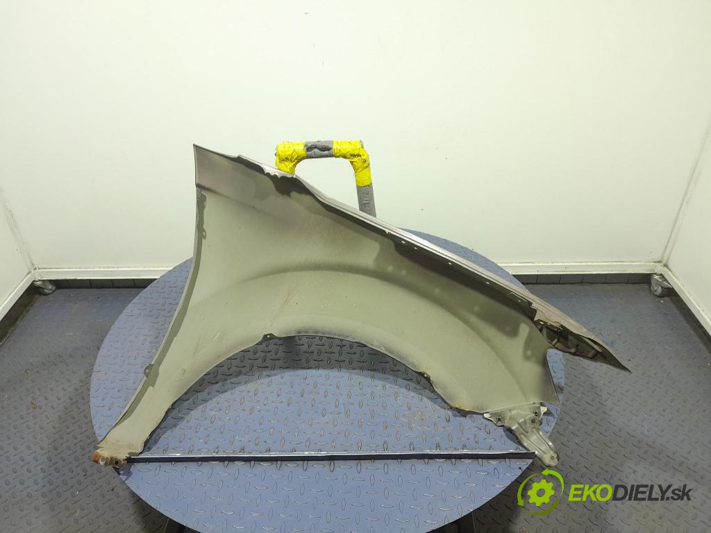 Mitsubishi Outlander 2010 blatník Predné Vľavo: