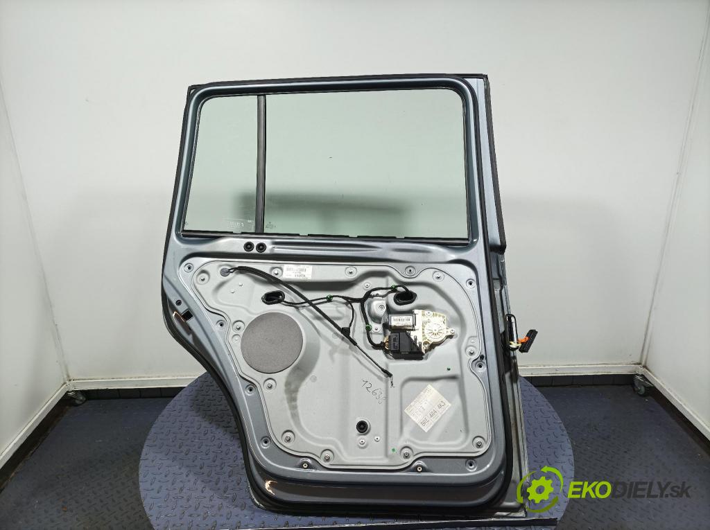 Vw Touran 2007 dvere zad Vľavo: