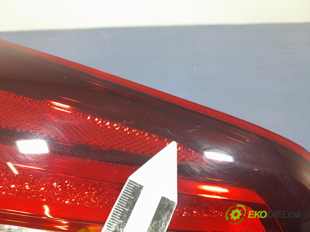Mercedes Gla-klasa 2019 svetlo / reflektor zad ľavá Vnútri: A1569068700