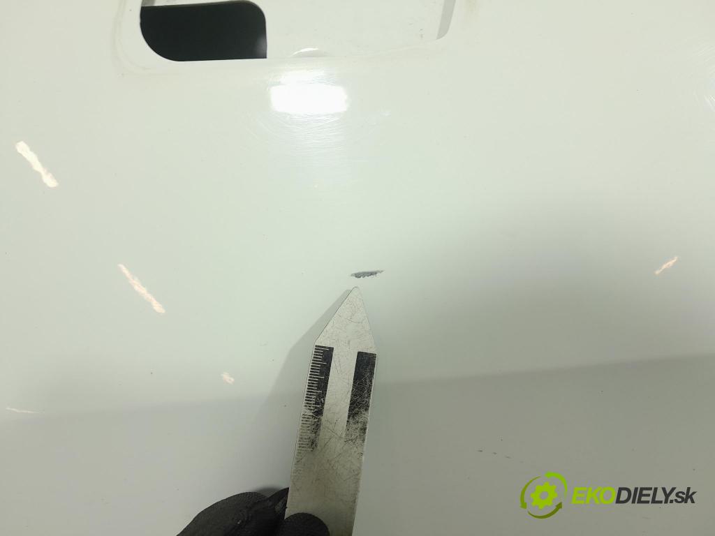 Peugeot 308 2010 dvere Predné Vľavo: