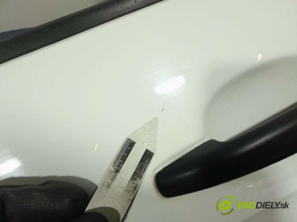 Peugeot 308 2010 dvere Predné Vľavo: